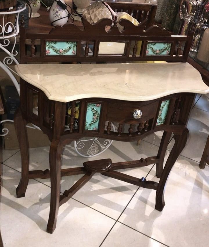 ZIG ZAG CONSOLE