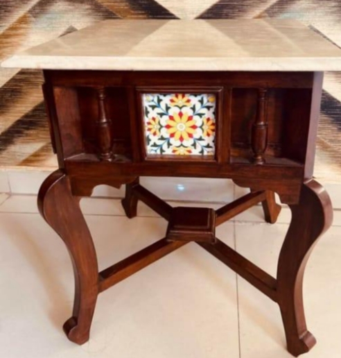 PLANTER STAND WITH WOODEN TOP
