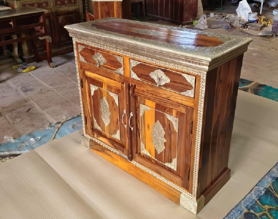 SIDE BOARD WITH TWO DRAWERS WITH TWO DOORS